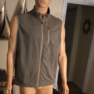 Men's tan Izod vest